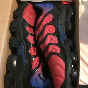 Vapor max plus men’s size 11